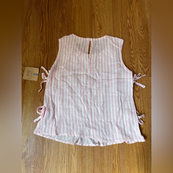 Pink and White Striped Sleeveless Top - Picture 5 of 7